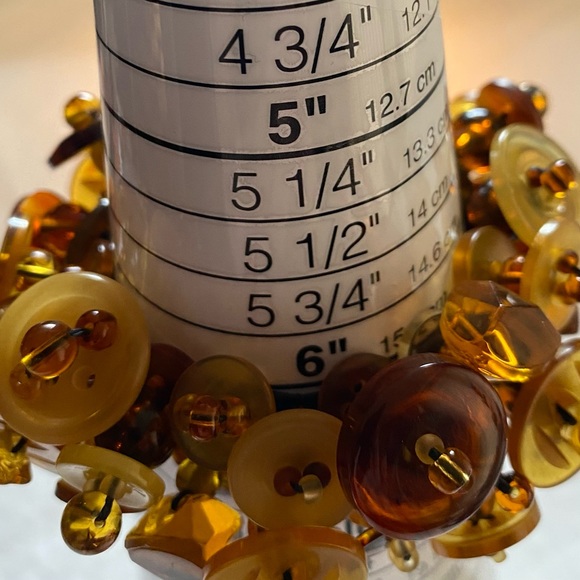 Button Bracelet - Picture 4 of 7